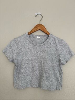 Wilfred Free Heather Gray Cropped Crew Tee in XS